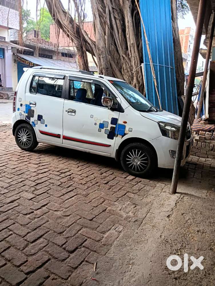 Is Gadi Mein Koi Dikkat Nahin Hai Charon Tyre Abhi Naya Lagaye Hain Us