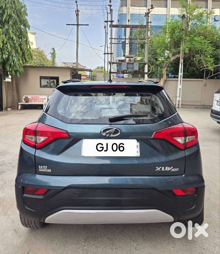 Mahindra Xuv300 1.2 W8 (o) Amt Petrol, 2021, Petrol