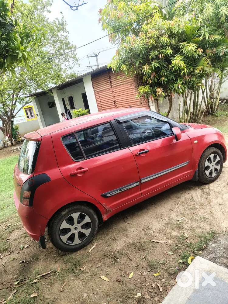 Maruti Suzuki Swift 2006- Extra Cng Tank Fixed-good Condition
