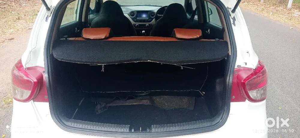 Hyundai Grand I10 2017 Diesel 92000 Km Driven