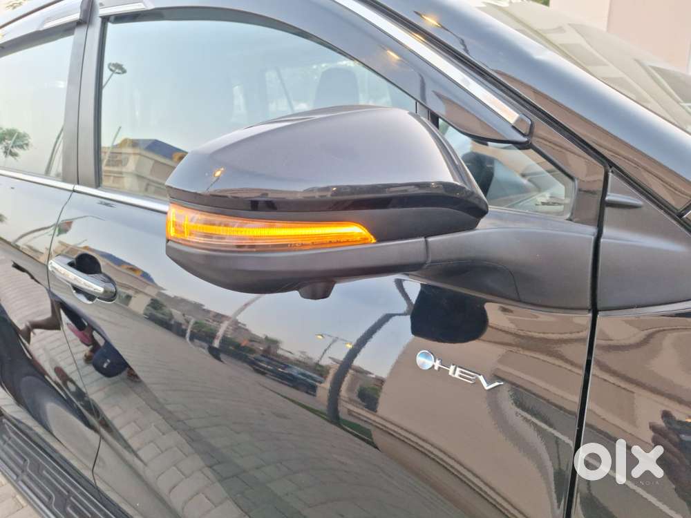 Toyota Innova Hycross 2.0 Zx Hybrid 7 Str, 2026, Petrol