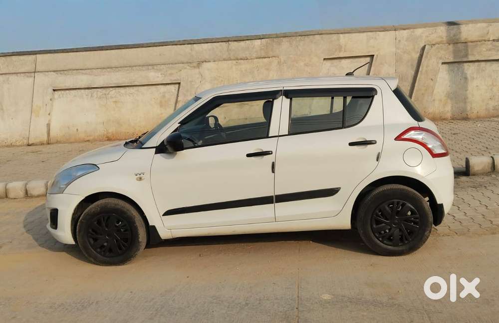 Maruti Suzuki Swift Lxi Optional-o, 2017, Petrol