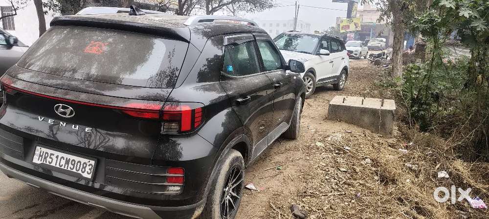 Hyundai Venue 2024 Petrol 80000 Km Driven