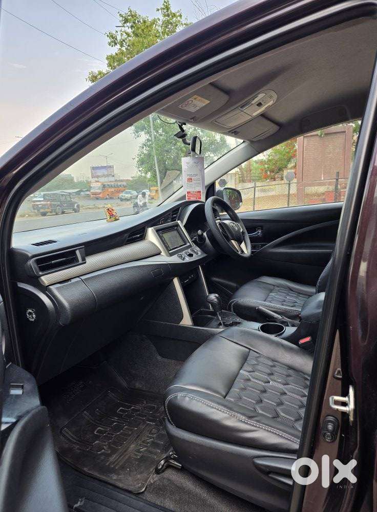 Toyota Innova Crysta 2.8 Gx At 8 Seater, 2017, Diesel