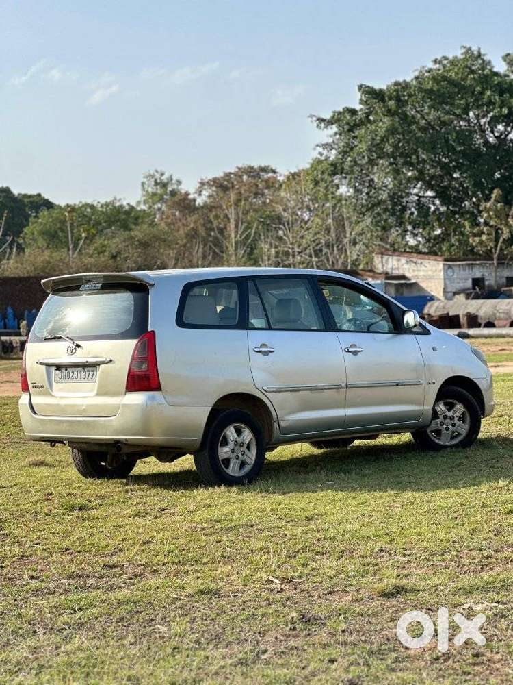 Toyota Innova 2004-2011 2.5 E Diesel Ms 8-seater, 2007, Diesel