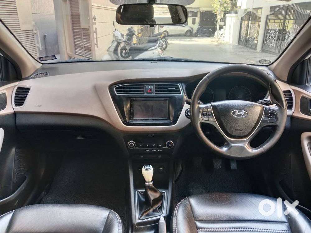 Hyundai I20 Asta (o) 1.2 Mt Dual Tone, 2018, Petrol