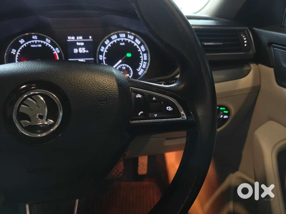 Skoda Superb Style 1.8 Tsi At, 2018, Petrol