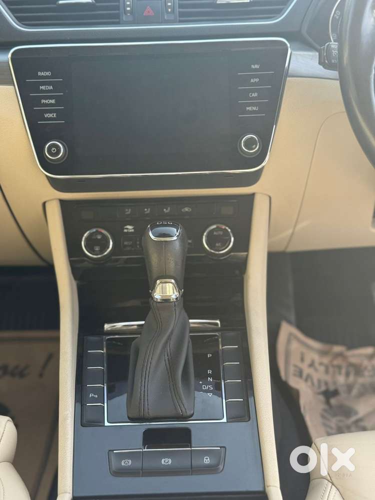 Skoda Superb Style 1.8 Tsi At, 2018, Petrol