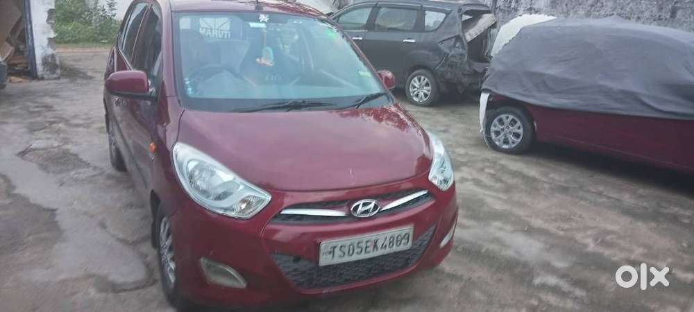 Hyundai Grand I10 2015 Bluedrive Sportz Bsiv Color: Winered.