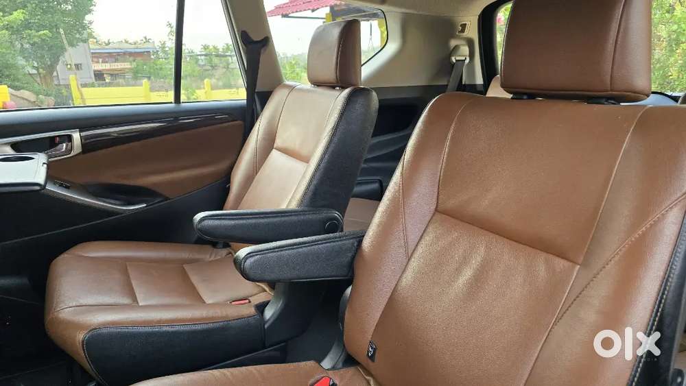 Toyota Innova Crysta 2017 Diesel 98000 Km Driven