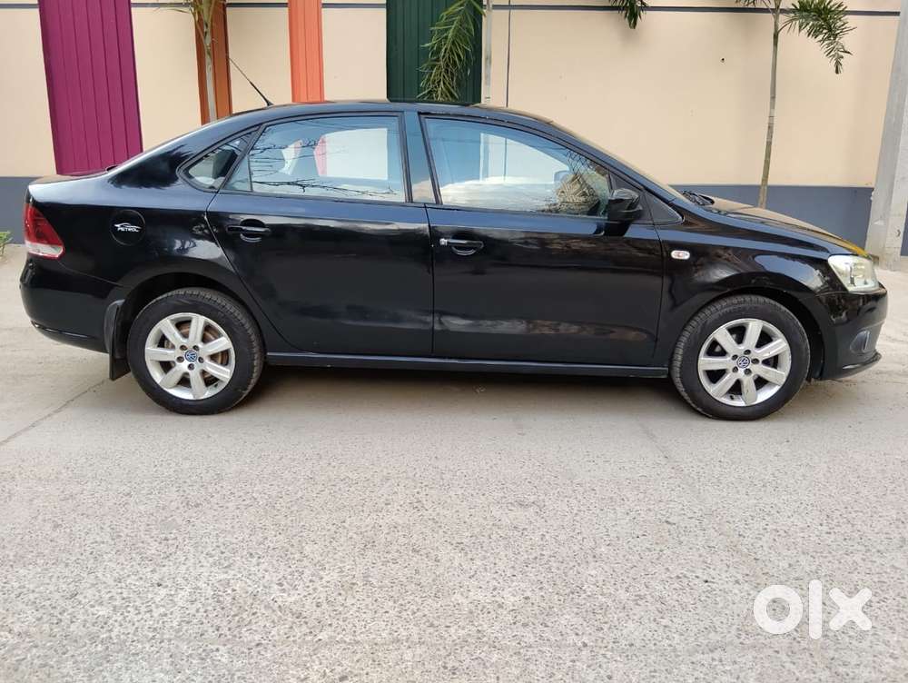 Volkswagen Vento 2010-2013 Petrol Highline, 2011, Petrol