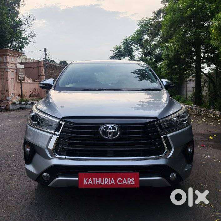 Toyota Innova Crysta, 2016