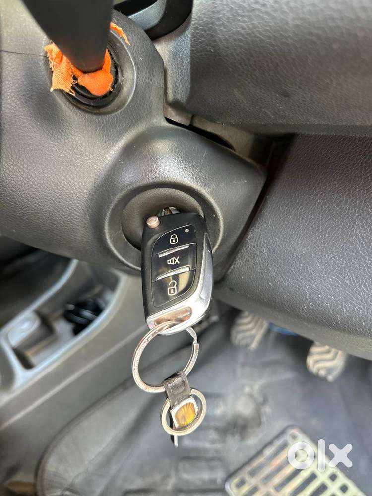 Kwid Family Car 30 Takk Pass