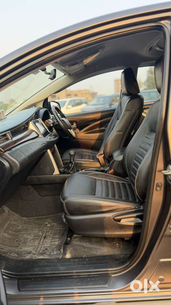 Toyota Innova Crysta 2.4 Vx Mt 8s, 2017, Diesel