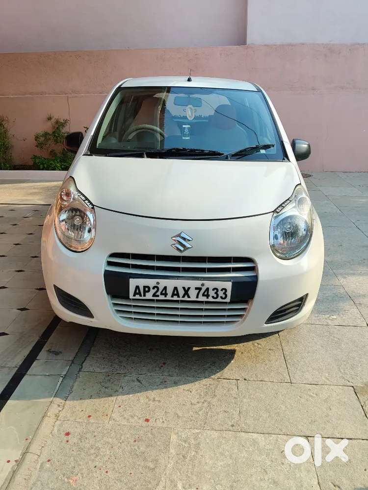 Single Hand Owner Driving.