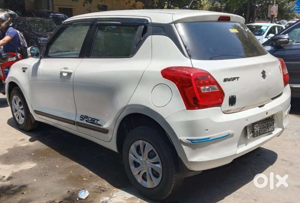Maruti Suzuki Swift Vxi + Manual, 2022, Petrol