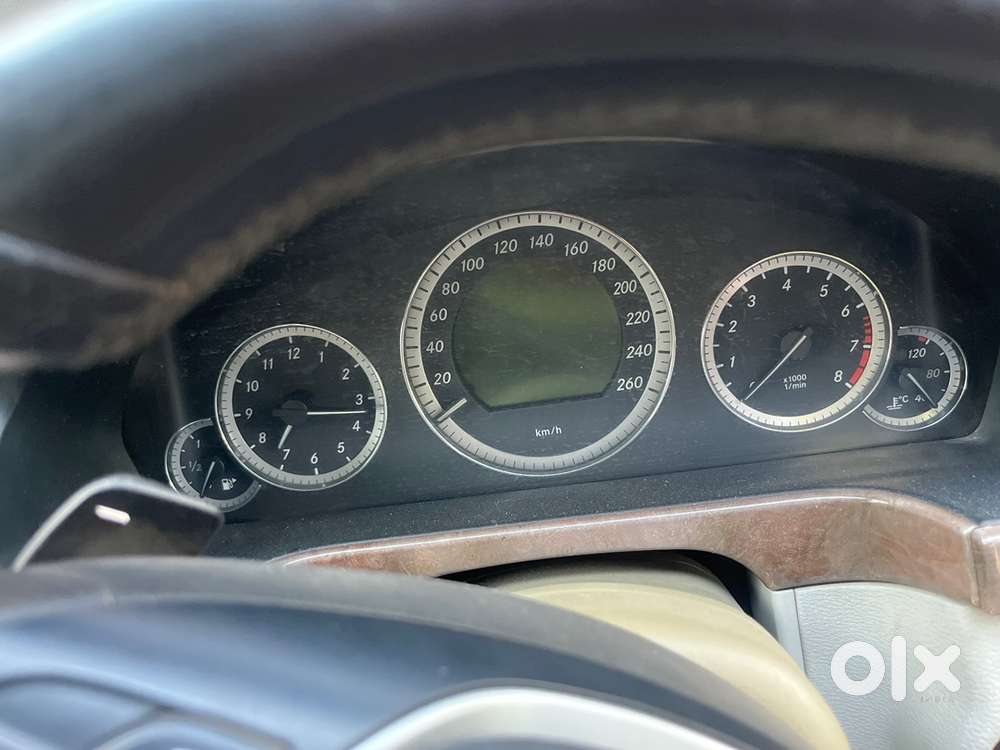 Mercedes-benz E-class Petrol 2011
