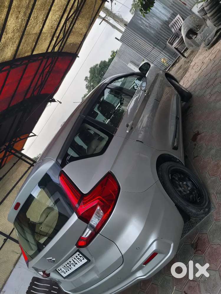 Maruti Suzuki Ertiga 2021 Petrol Company Cng