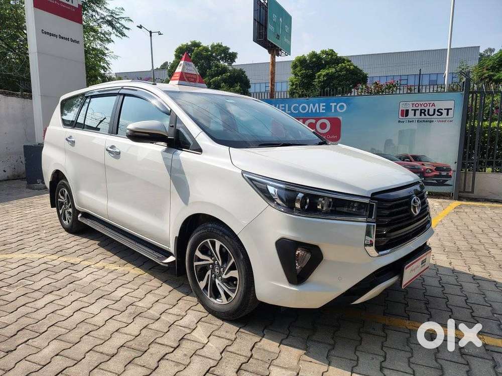 Toyota Innova Crysta 2.7v Mt, 2022, Petrol