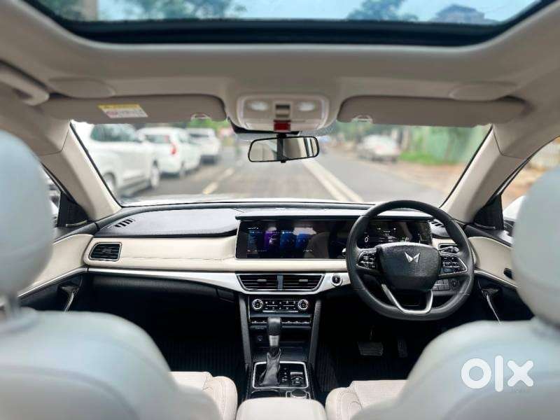 Mahindra Xuv700 2.2 Ax 7 Diesel At Luxury Pack Str, 2024, Diesel