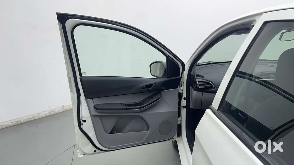 Tata Tiago 1.05 Revotorq Xt Option, 2023, Petrol