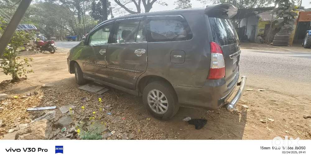 Toyota Innova 2012 Diesel 175000 Km Driven