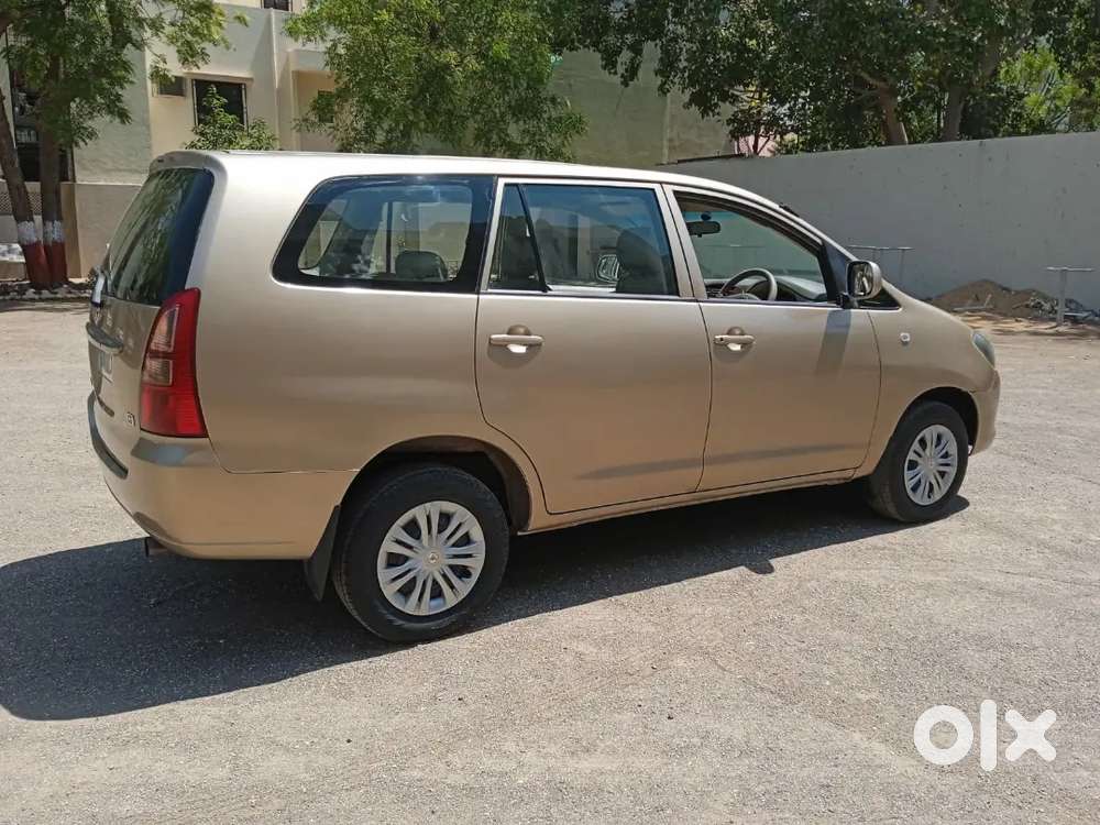 Toyota Innova 2005 Petrol 127110 Km Driven