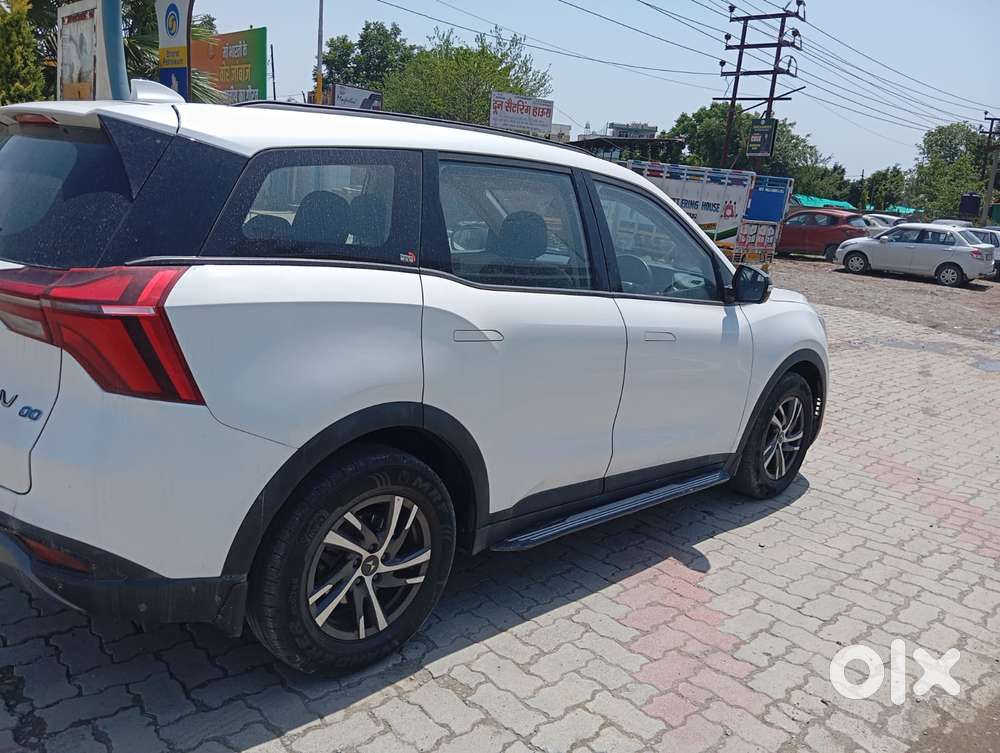 Mahindra Xuv700 2.0 Ax 5 Petrol Mt Str, 2022, Diesel