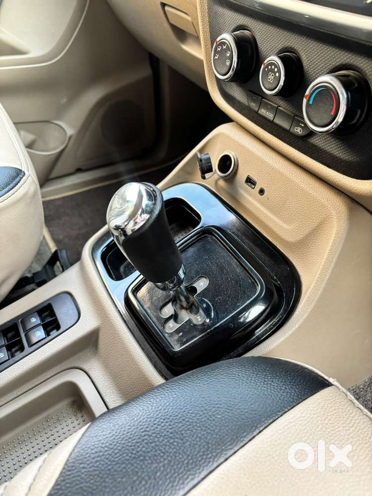 Mahindra Tuv 300 T10 Amt, 2017, Diesel