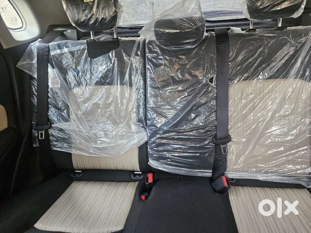 Toyota Glanza G Model 2025 Petrol 1400 Km Driven November Registration