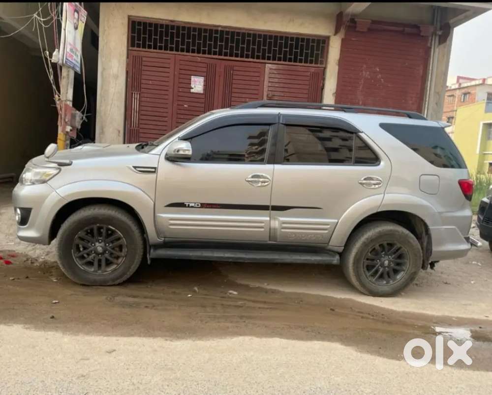 Toyota Fortuner 2015
