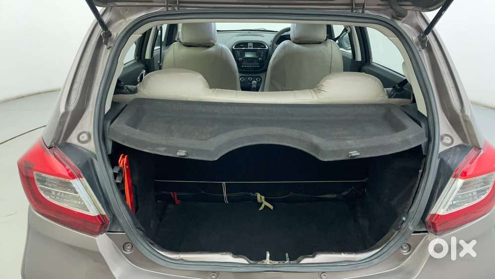 Tata Tiago Xza, 2018, Petrol