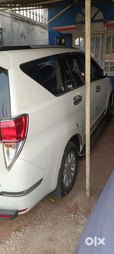 Toyota Innova Crysta 2016 Diesel 94000 Km Driven
