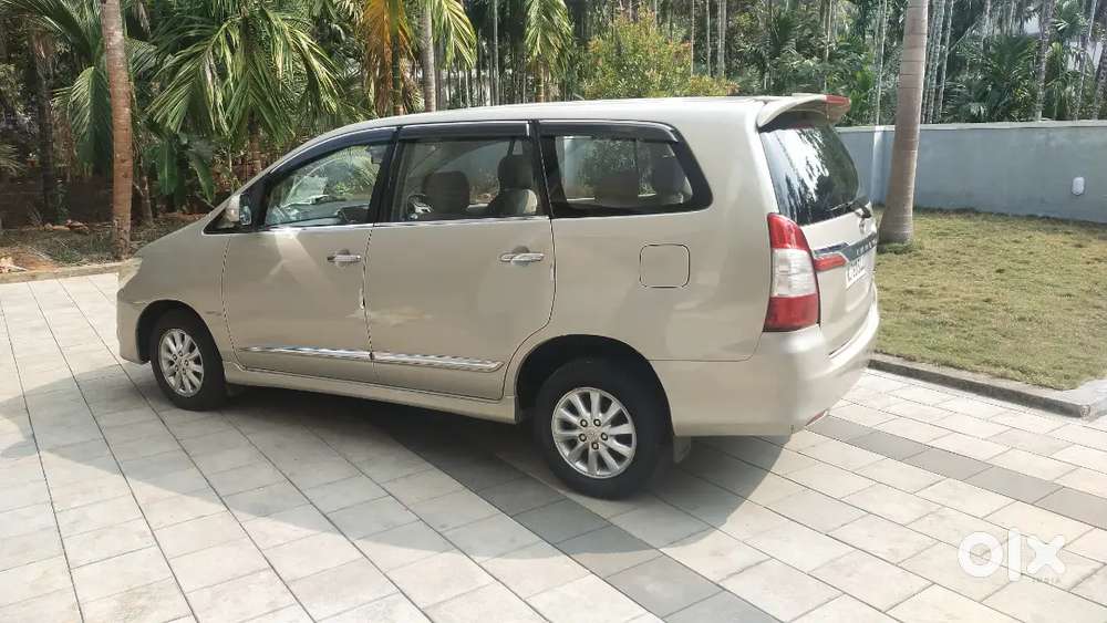 Toyota Innova 2015 Diesel 126000 Km Driven