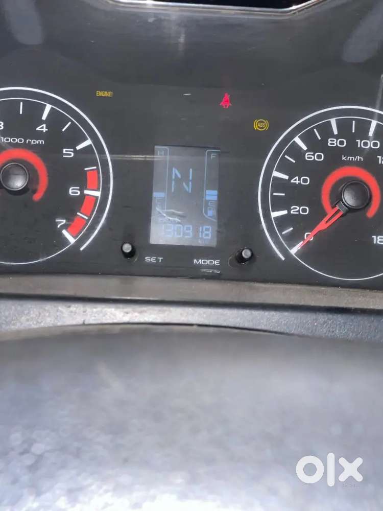 Mahindra Kuv 100 2018