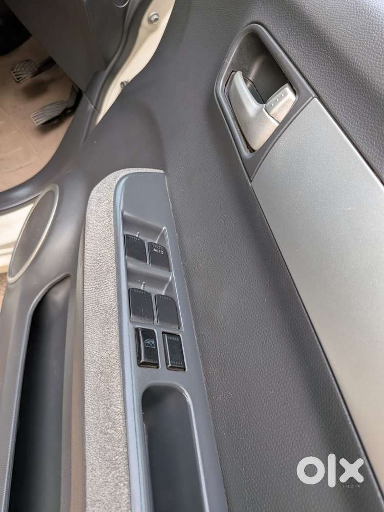 Maruti Suzuki Swift Dzire 1.2 Vxi Bsiv, 2010, Petrol