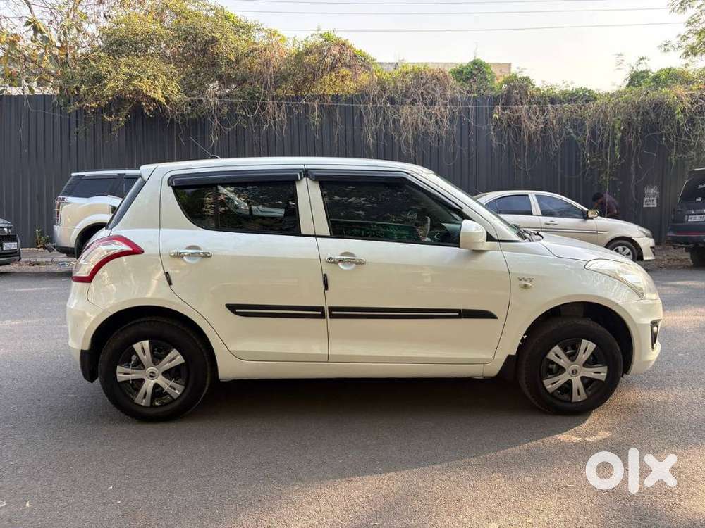 Maruti Suzuki Swift Vxi Optional, 2016, Petrol