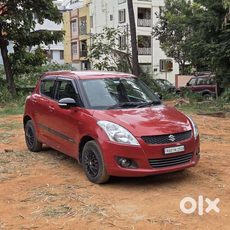 Maruti Suzuki Swift Vxi Abs Bsiv, 2013, Petrol