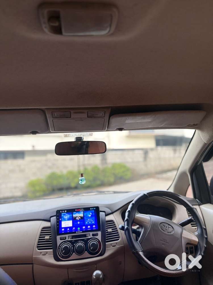 Toyota Innova 2014 196000 Km Driven