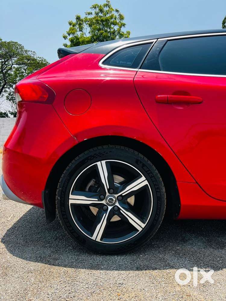 Volvo V40 2016 Diesel 105000 Km Driven