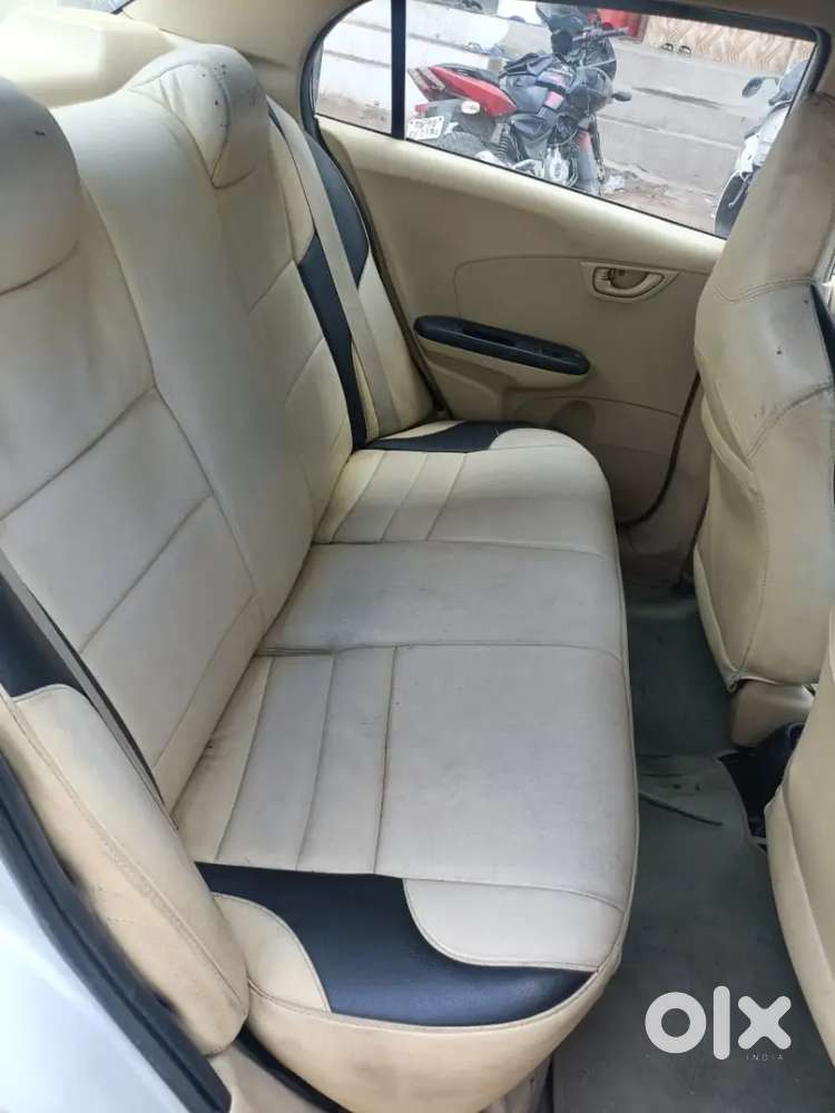 Honda Amaze 2016 Neat Condition..80 %tyres Neat