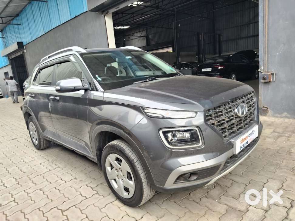 Hyundai Venue 1.2 S Plus, 2022, Petrol