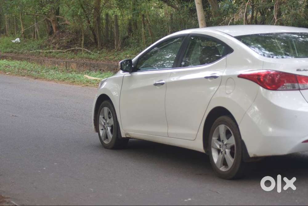 Excellent Condition Hyundai Elantra Diesel White 2013 Model Autogear