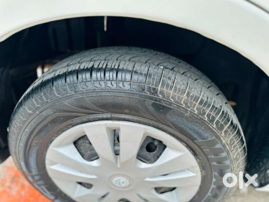 Maruti Suzuki Dzire 1.2 Vxi, 2014