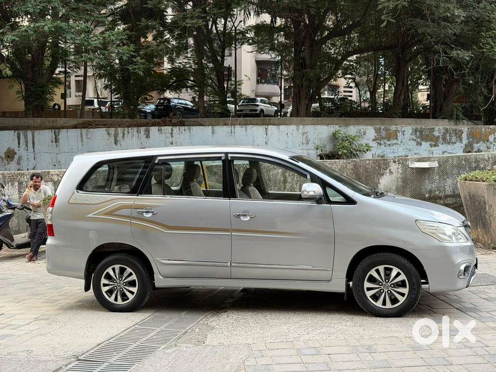Toyota Innova 2015 Diesel 180000 Km Driven