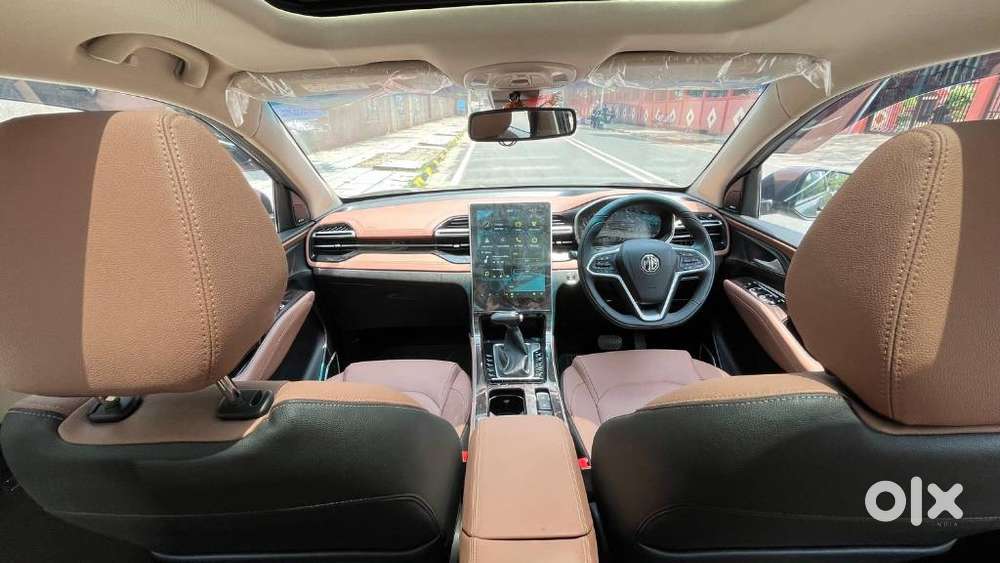Mg Hector Plus Sharp Pro 1.5 Turbo Petrol Cvt 7 Str, 2025, Petrol
