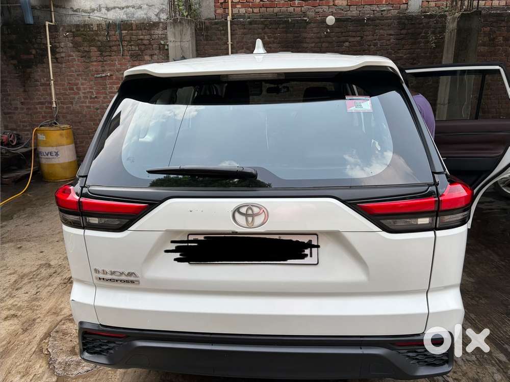 Toyota Innova Hycross 2025 Dec 24 Mfg