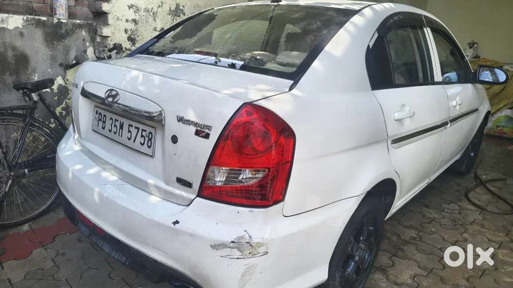 Hyundai Verna 2010 Diesel 150000 Km Driven