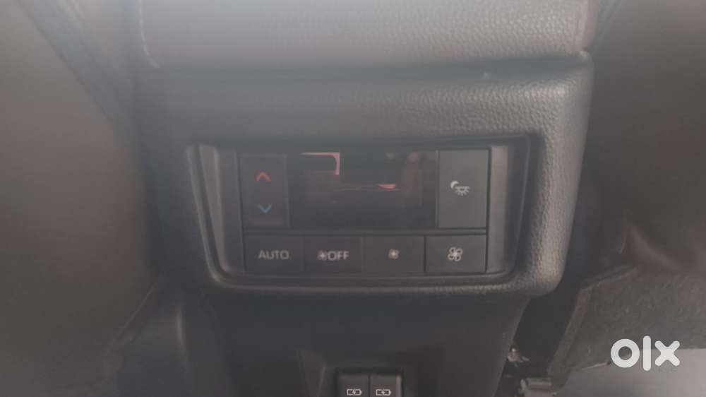 Toyota Innova Hycross 2.0 Zx Hybrid 7 Str, 2024, Diesel