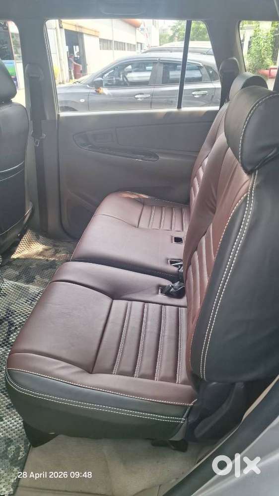 Toyota Innova 2.5 G (diesel) 8 Seater Bs Iv, 2015, Diesel